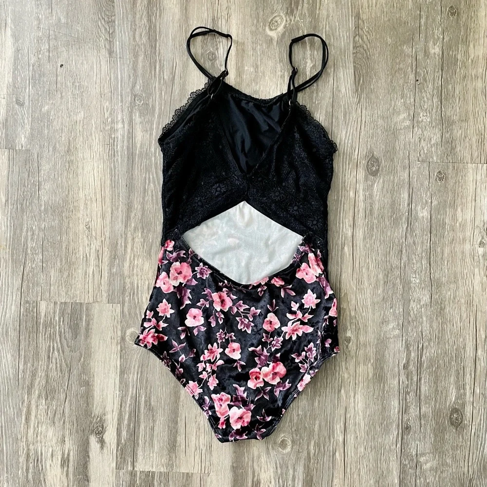 Black Lace & Floral Crushed Velvet Leotard/Bodysuit - Picture 3 of 11